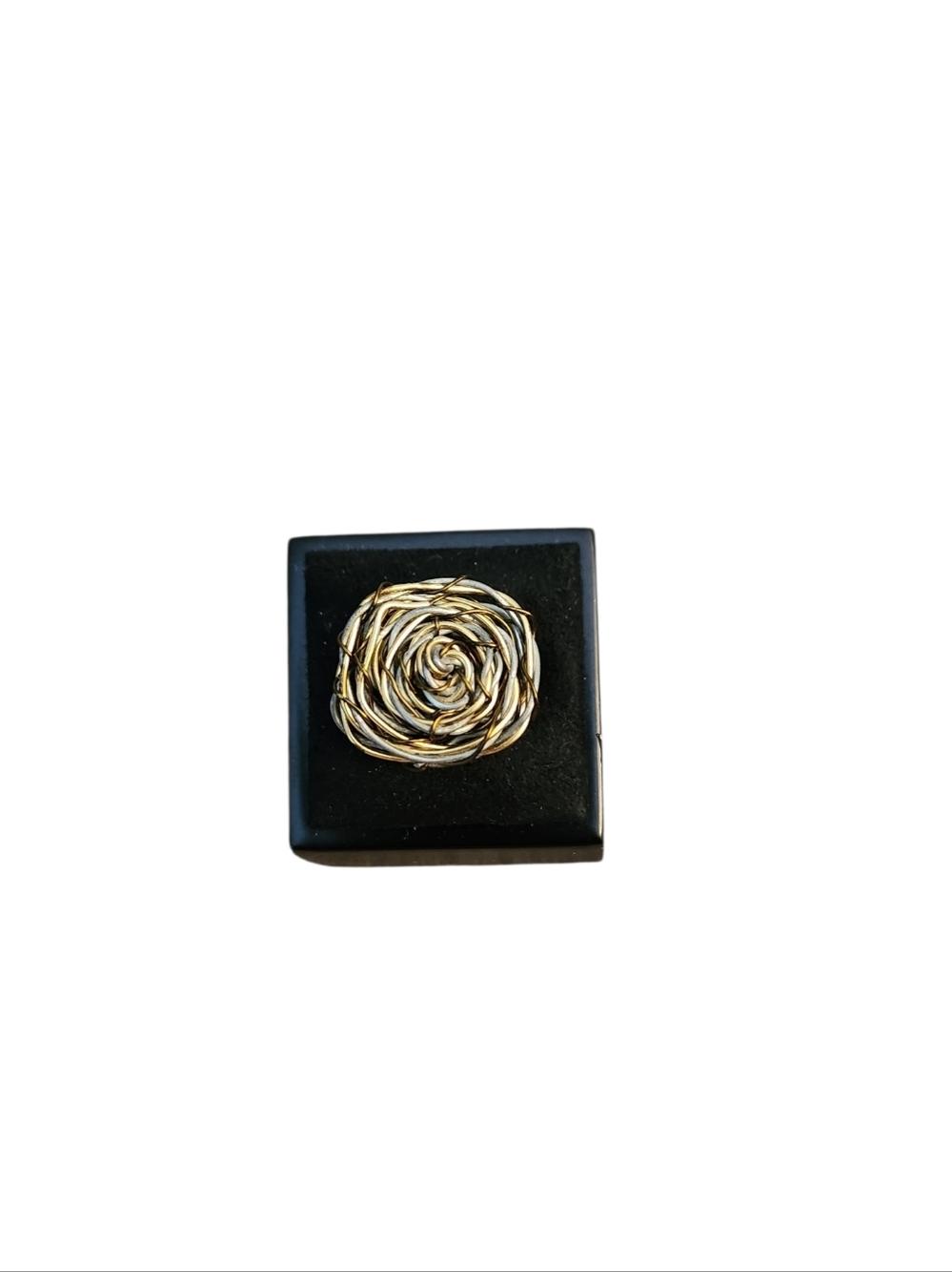 Size 7 Gold Toned Delicate Rose Twisted Wire Stackable Ring
